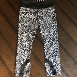 Lululemon Run Inspire Crops! EUC size 4
